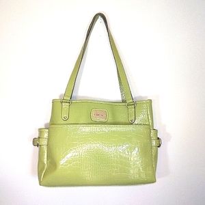 NWOT Liz & Co. Pistachio Croc Embossed Patent leather w/ Silvertoned hardware